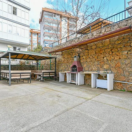 Lejlighed 2 Bedroom For Rent In Tosmur, , 500 Meters To The Sea Alanya